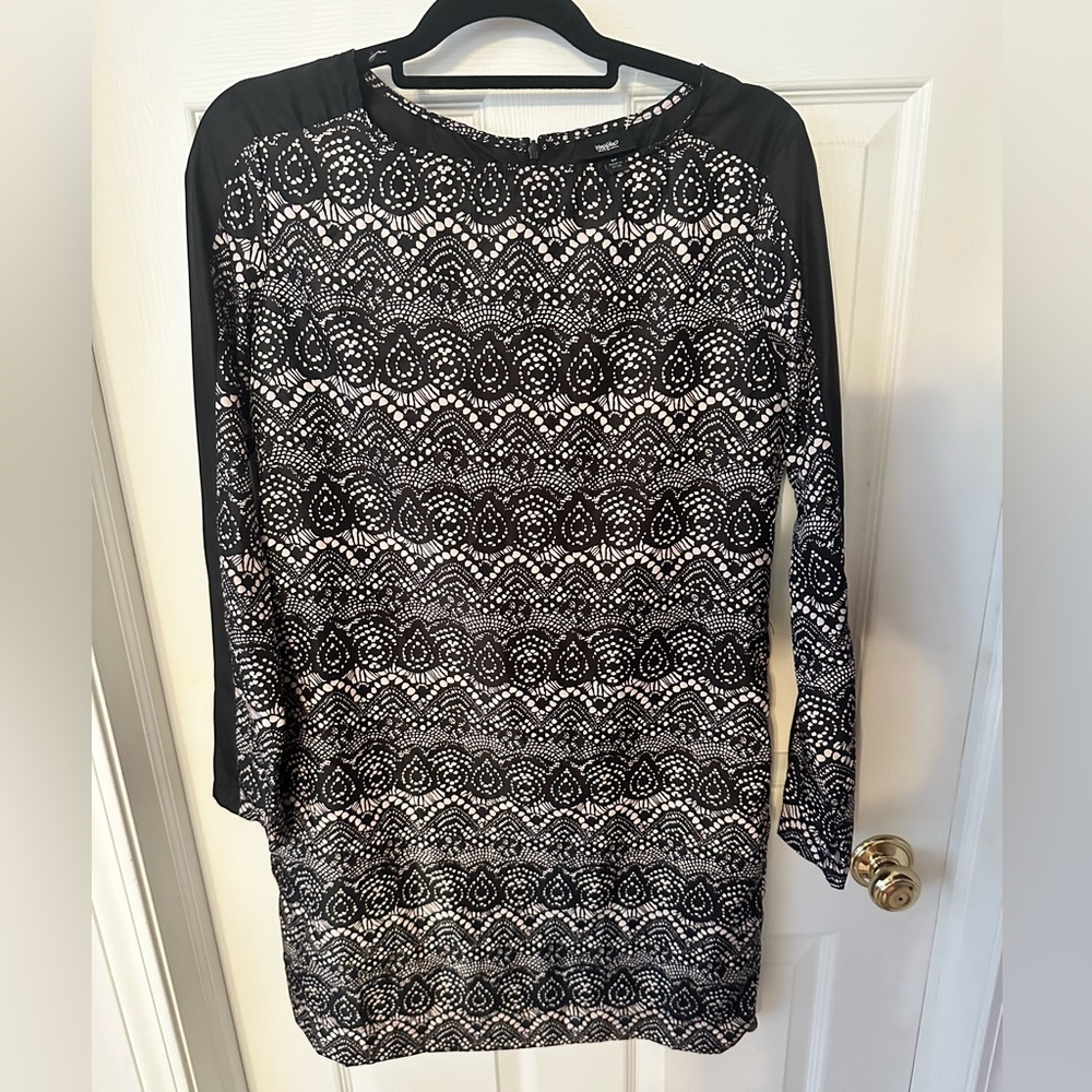 Mossimo Black and White Lace Pattern Dress size small
